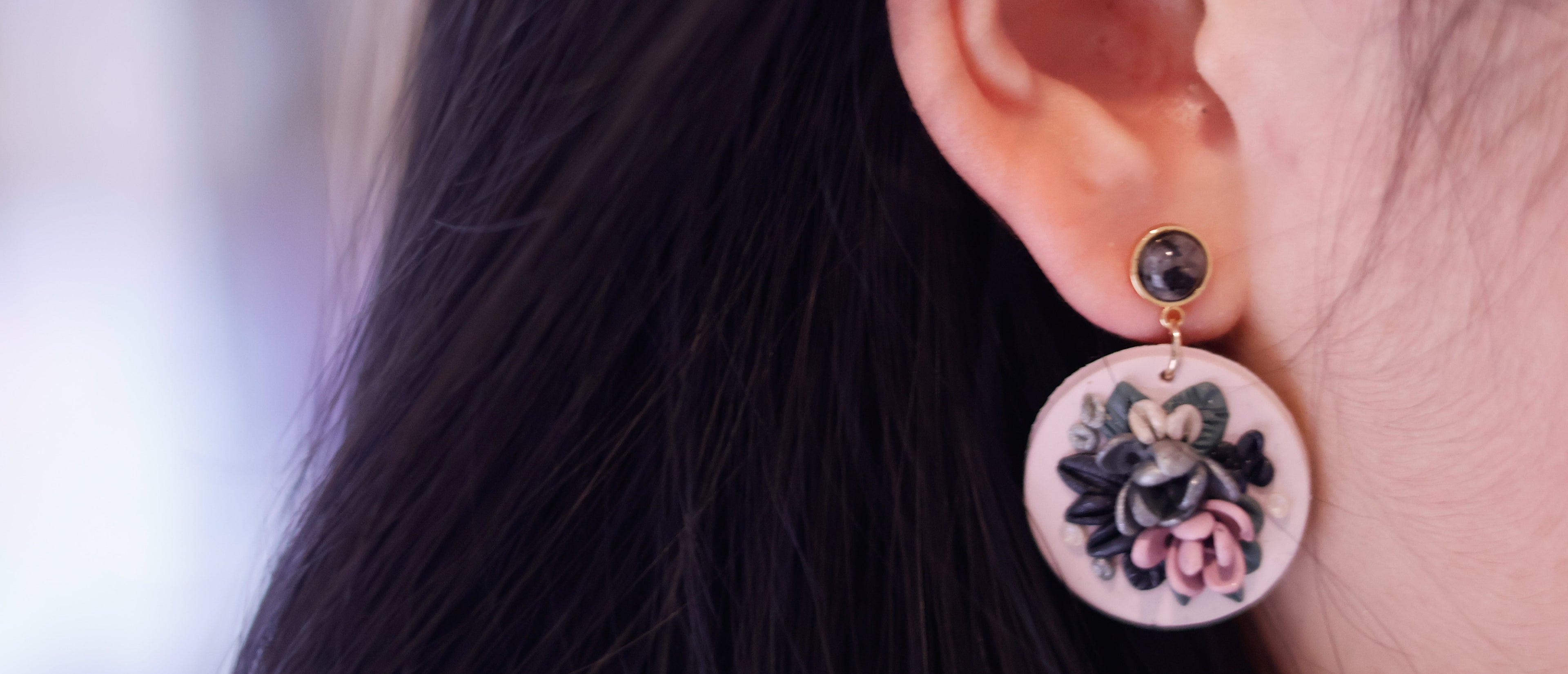 Petal Whisper (black stud)