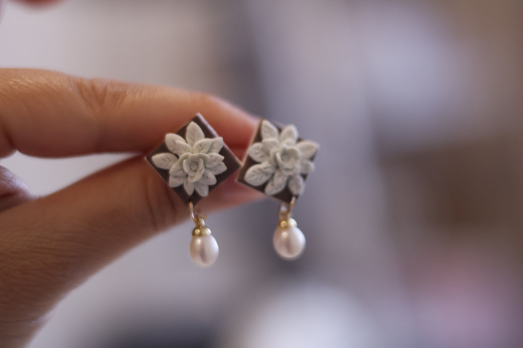 Vintage Cameo