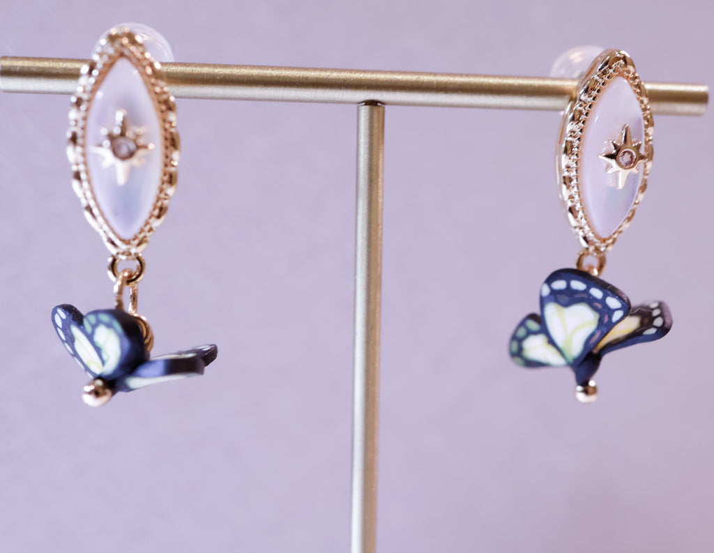 🦋 white stone
