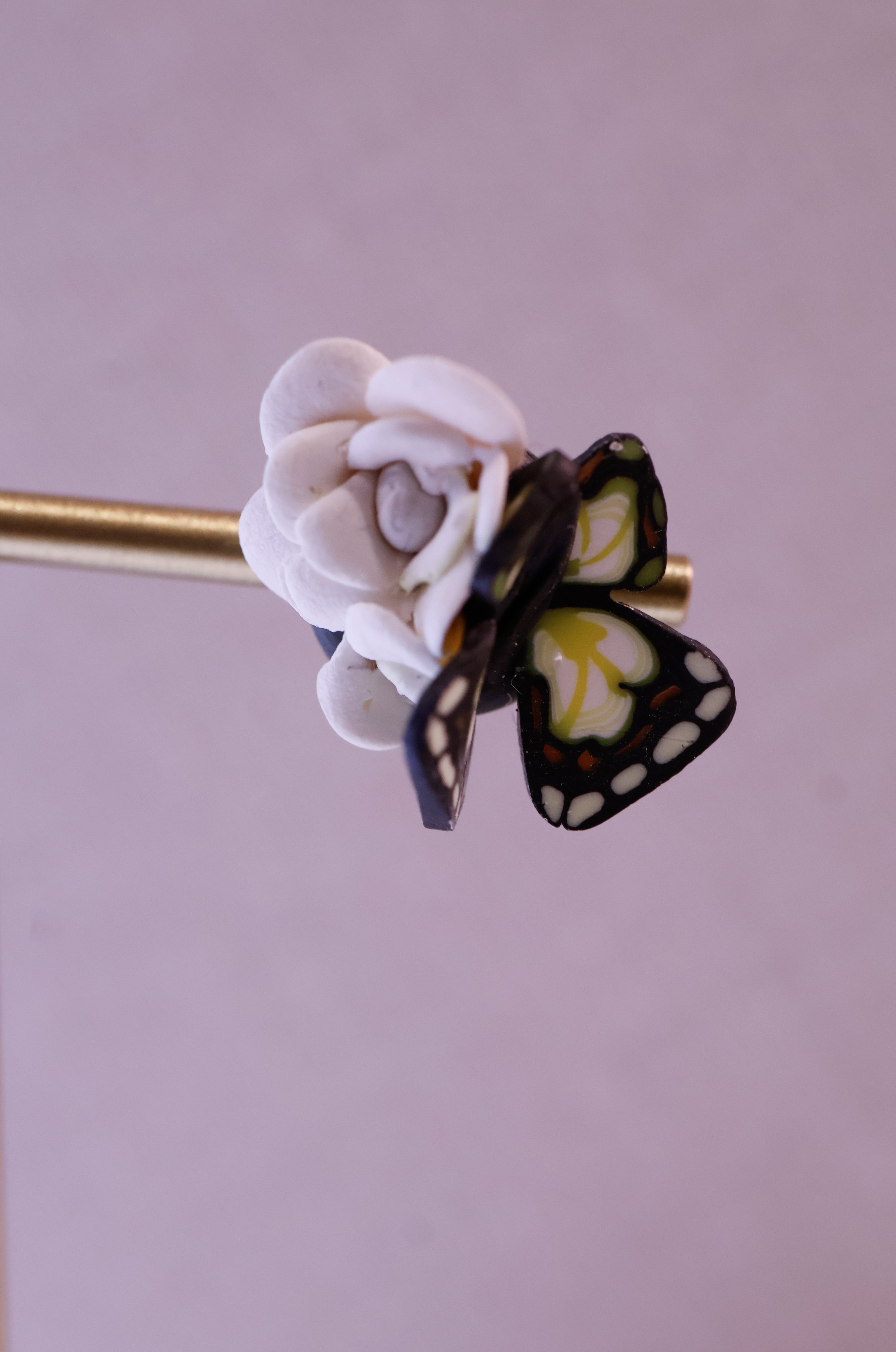 🦋 roses stud