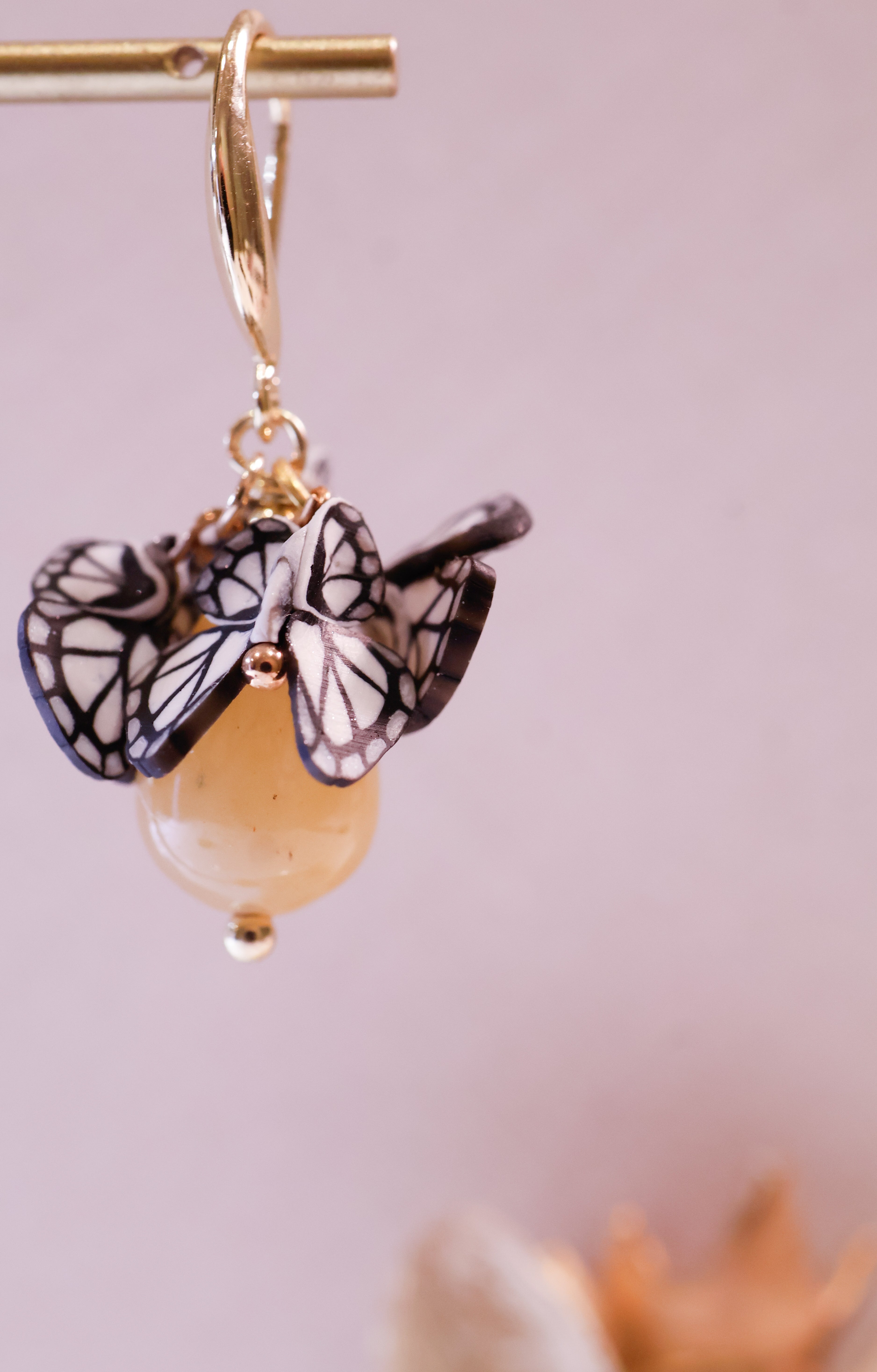 🦋 natural stone - yellow