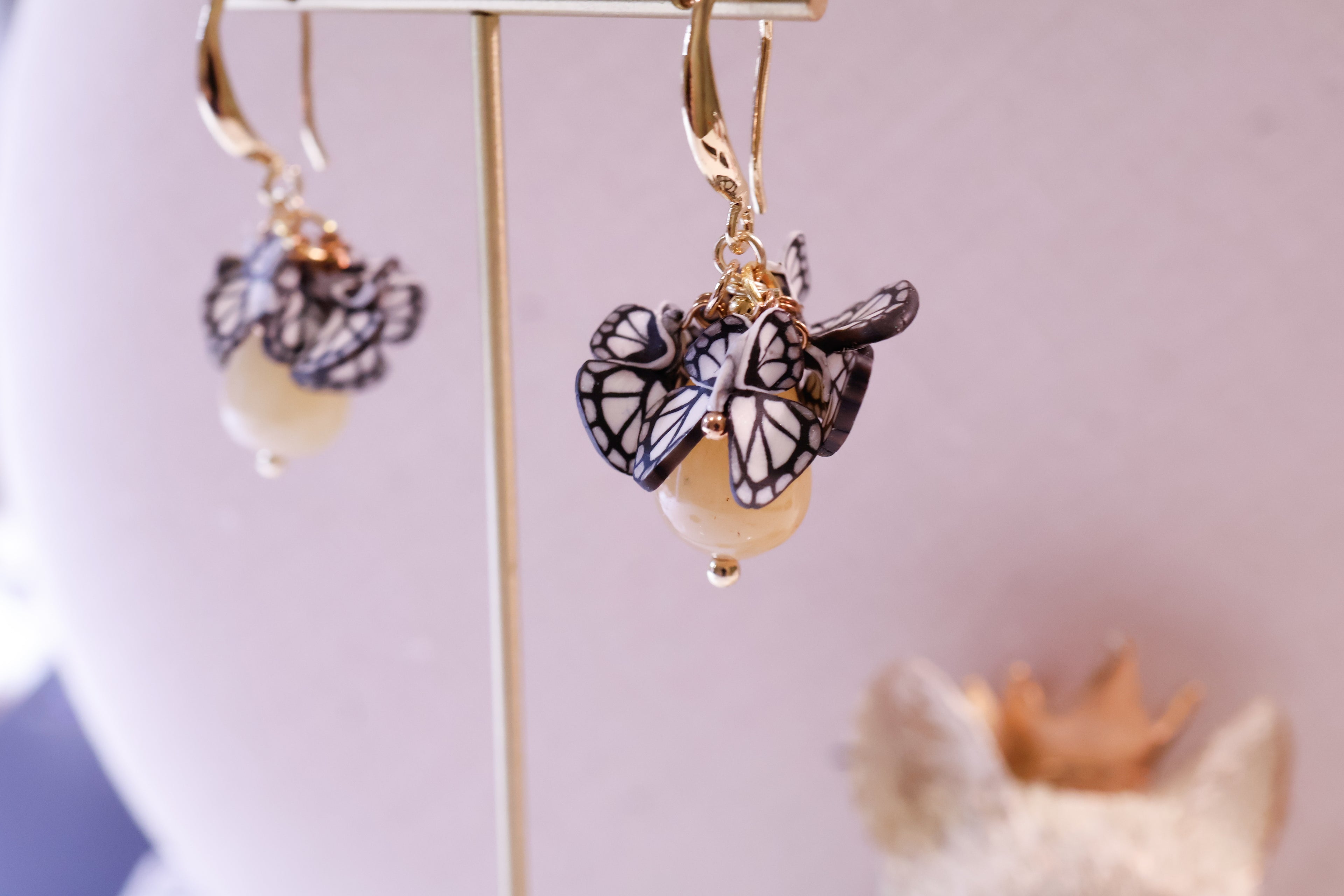 🦋 natural stone - yellow