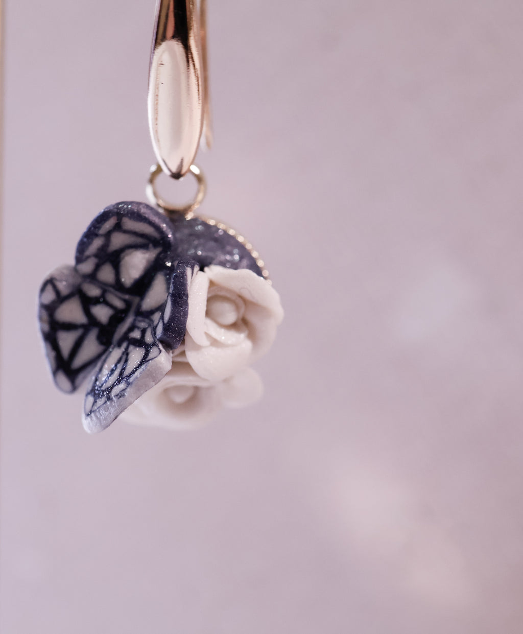 Blue 🦋 white rose (without bead)