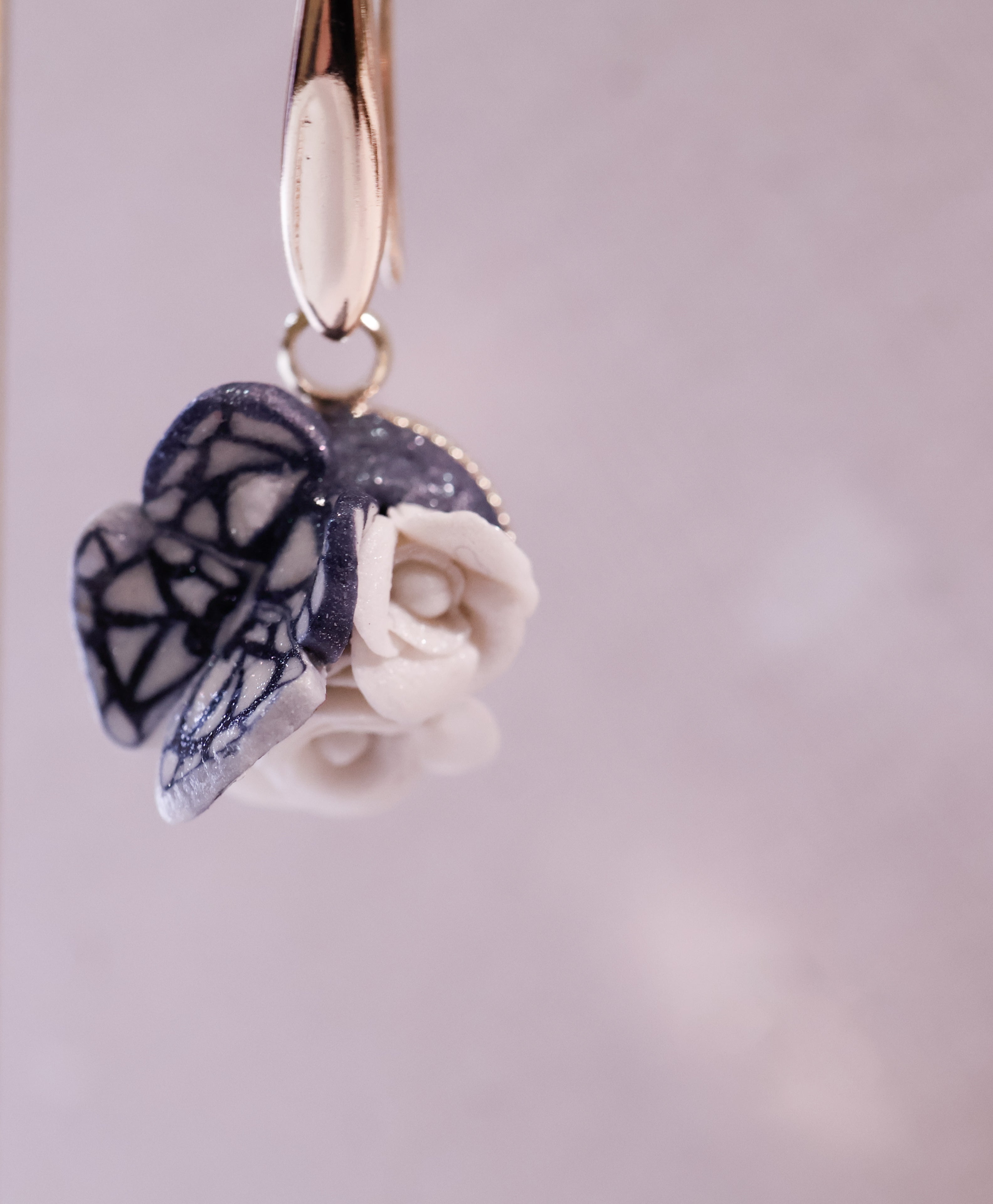 Blue 🦋 white rose (without bead)