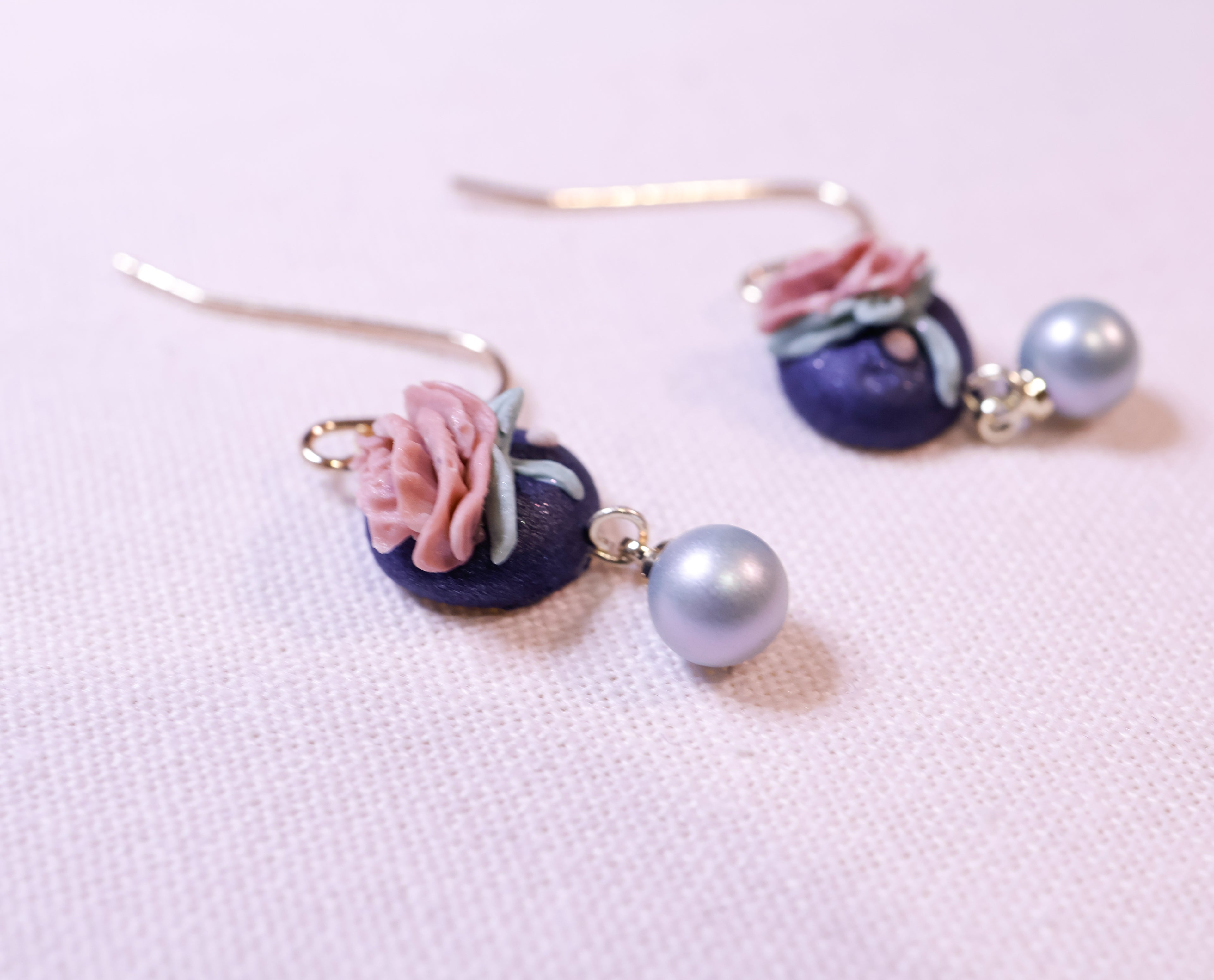 Carnation love (blue pearls)