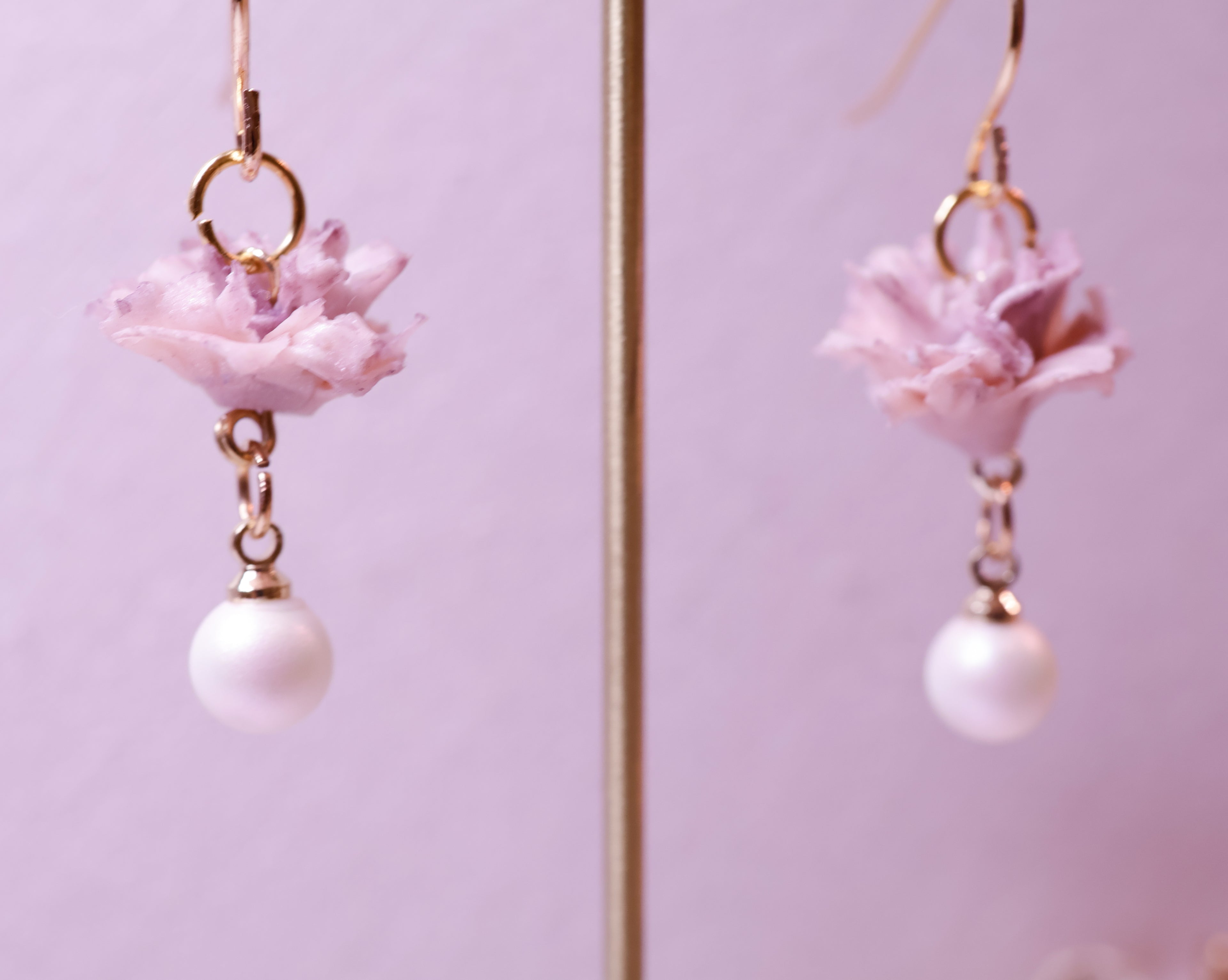 Purple carnation with pearl