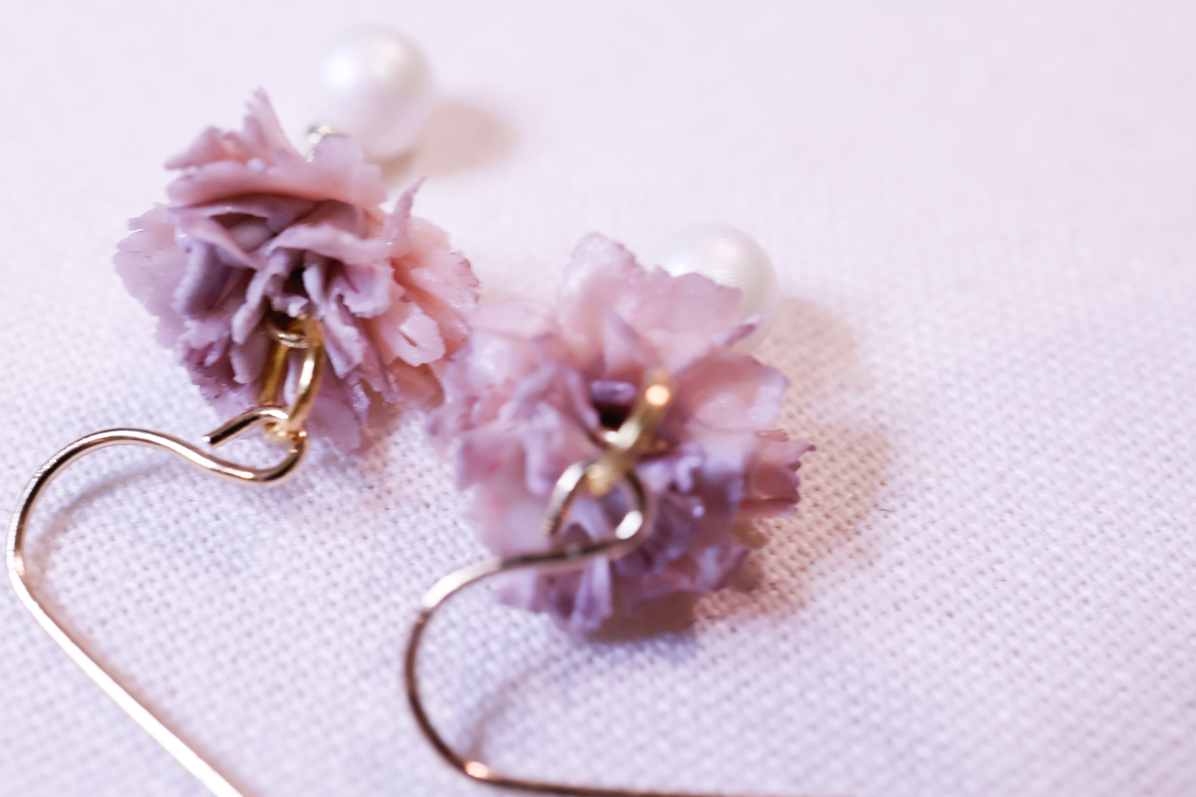 Purple carnation with pearl