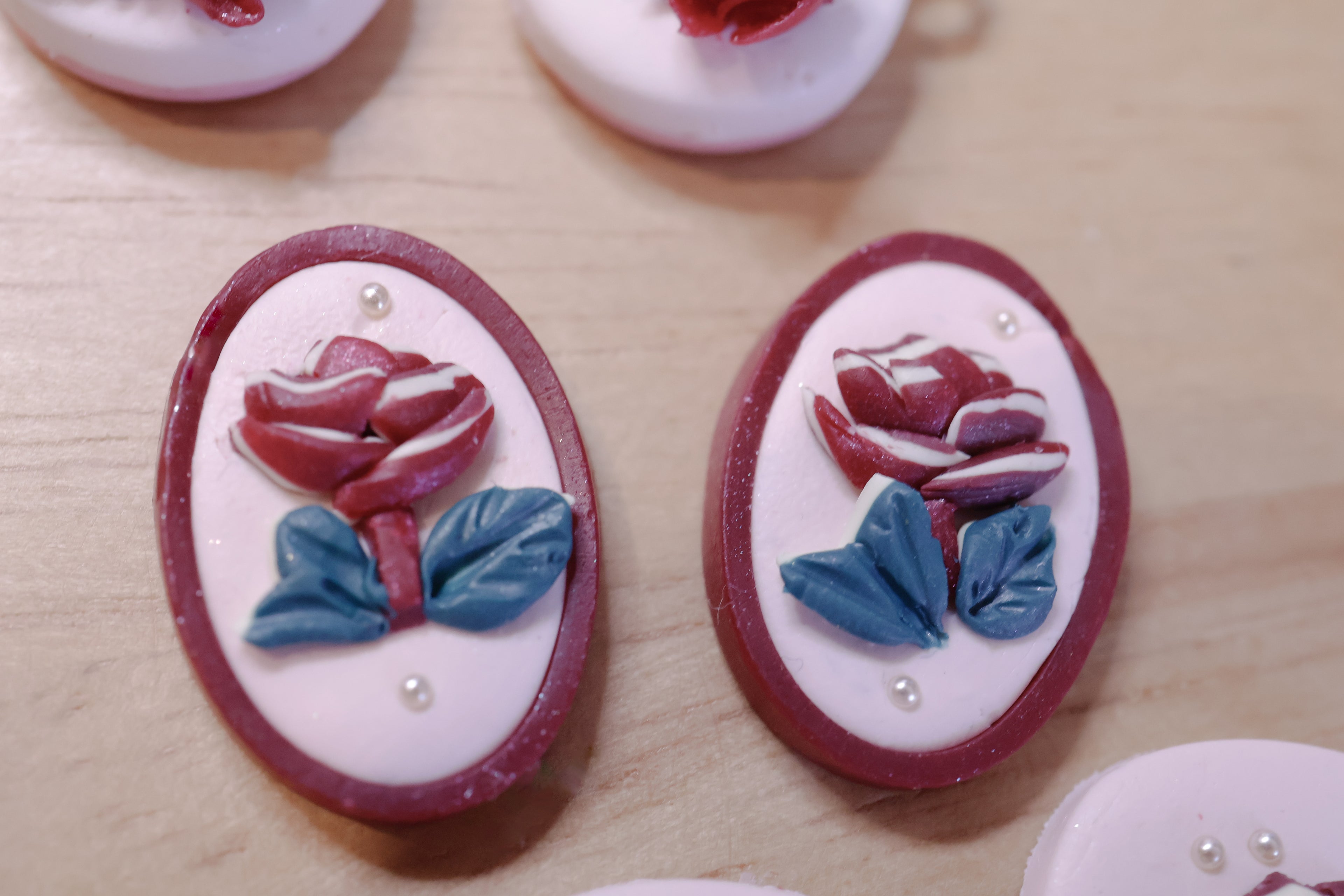 Peony vintage Oval studs