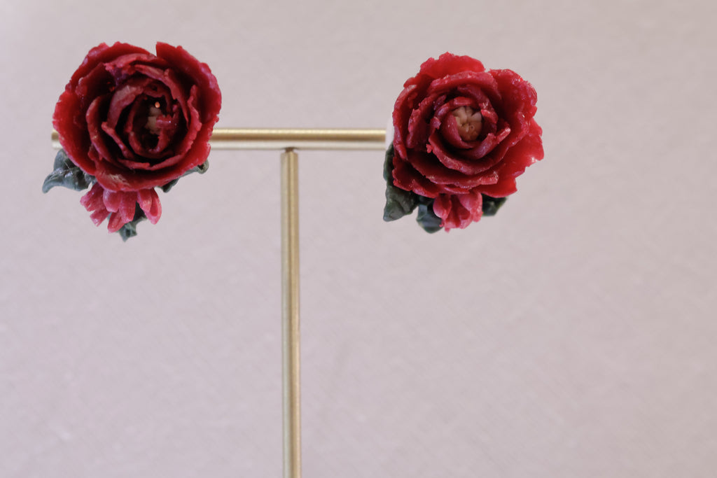 Peony stud (medium)