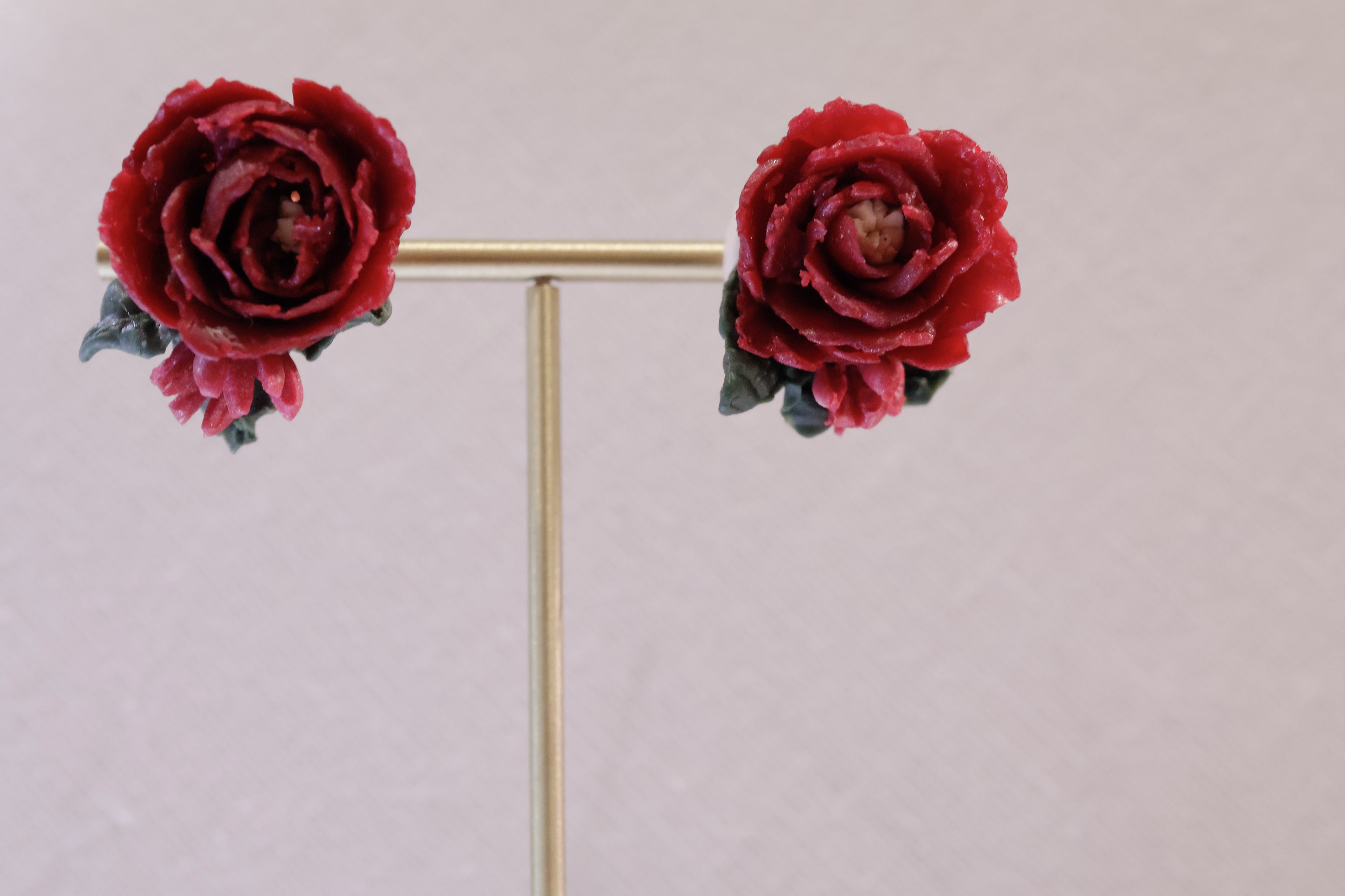 Peony stud (medium)