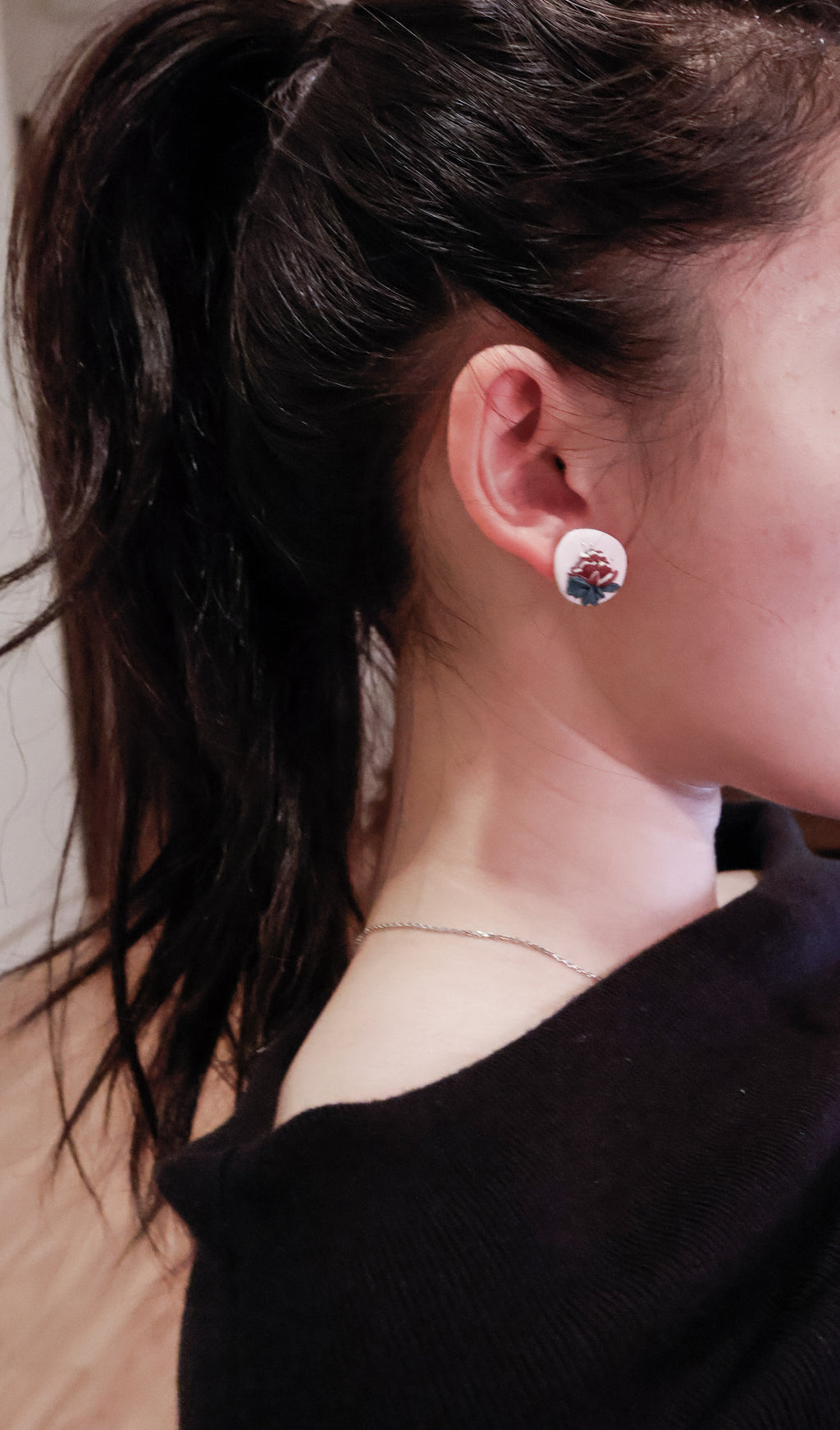 Peony stud medium