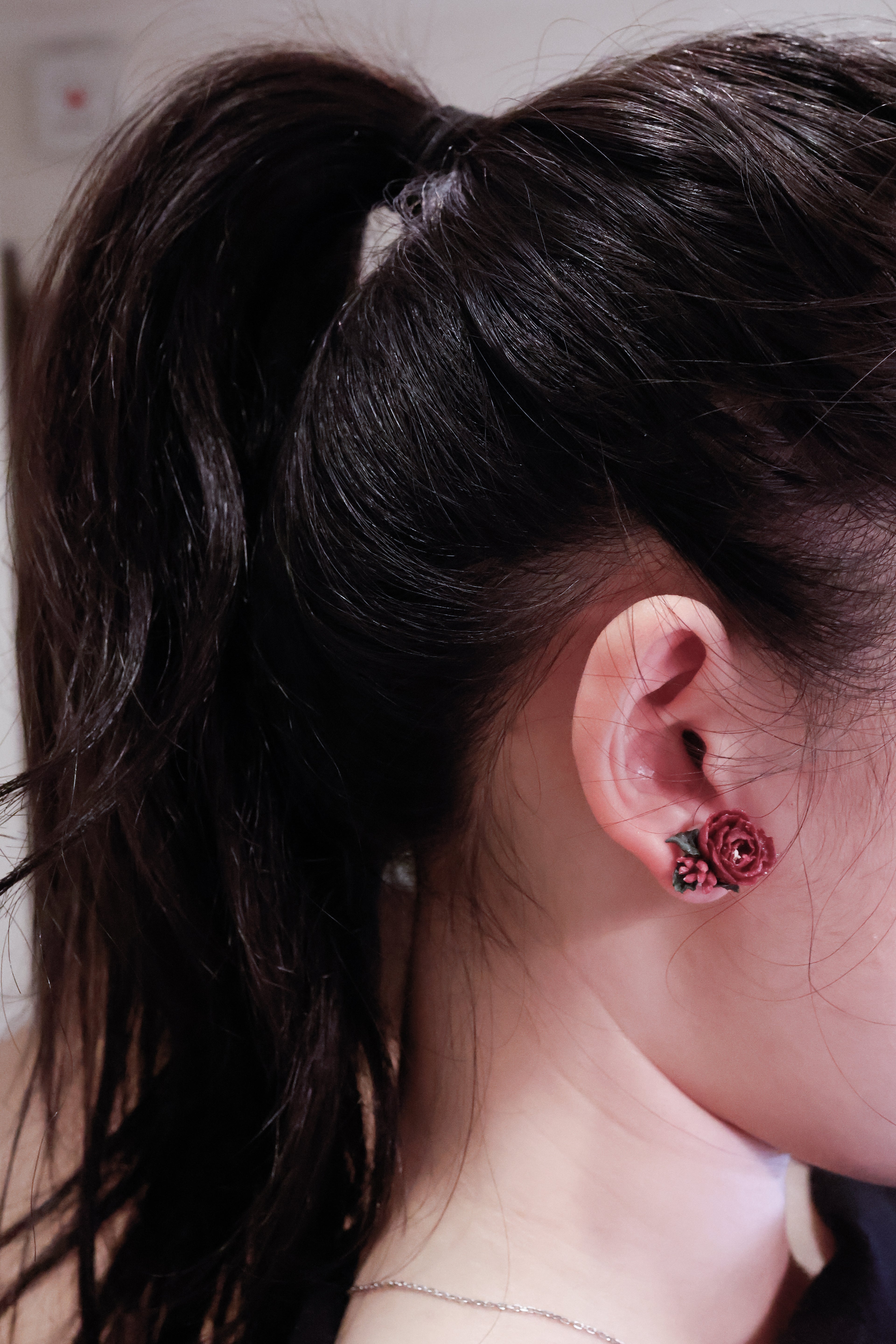 Peony stud (medium)